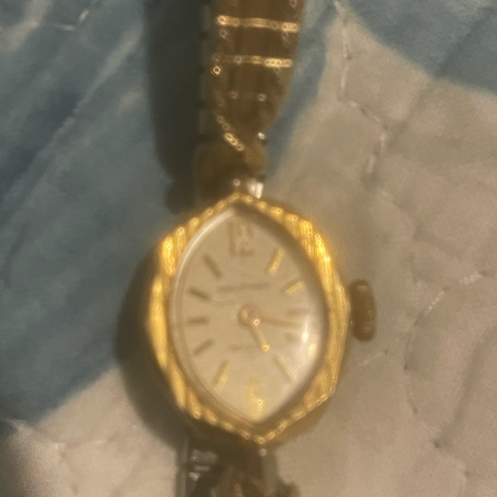 Waltham Elegant Gold Women's Watch. Needs battery.
